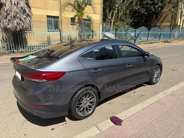 Hyundai Avante 2017 Silver