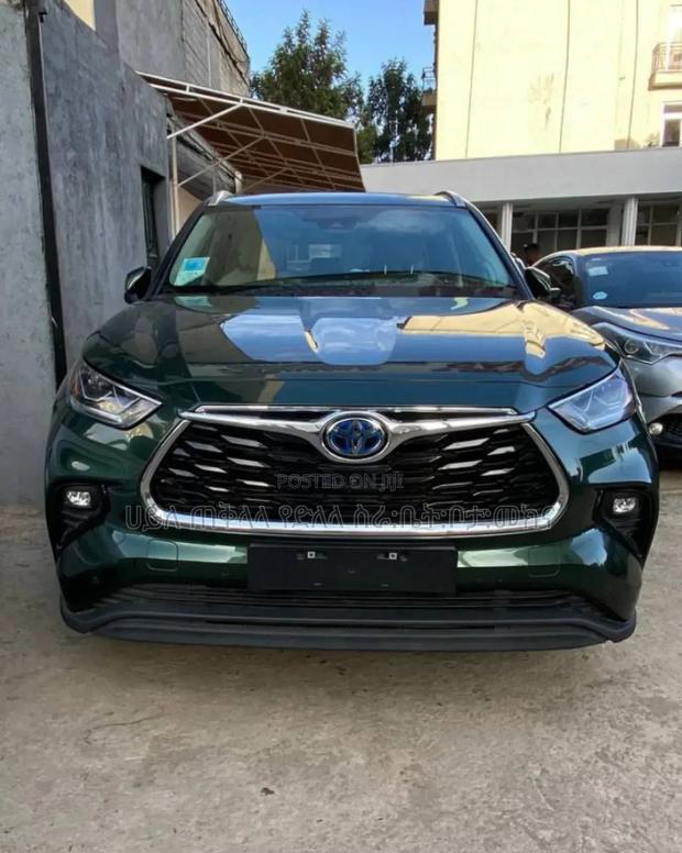 New Toyota Highlander Hybrid 2023 Blue