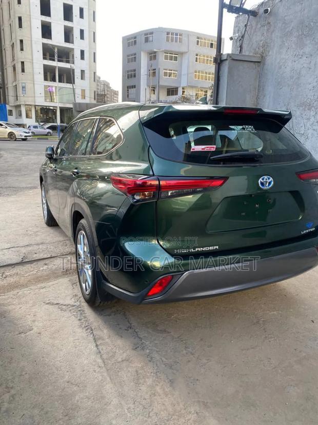 Toyota Highlander Hybrid 2024 Gray