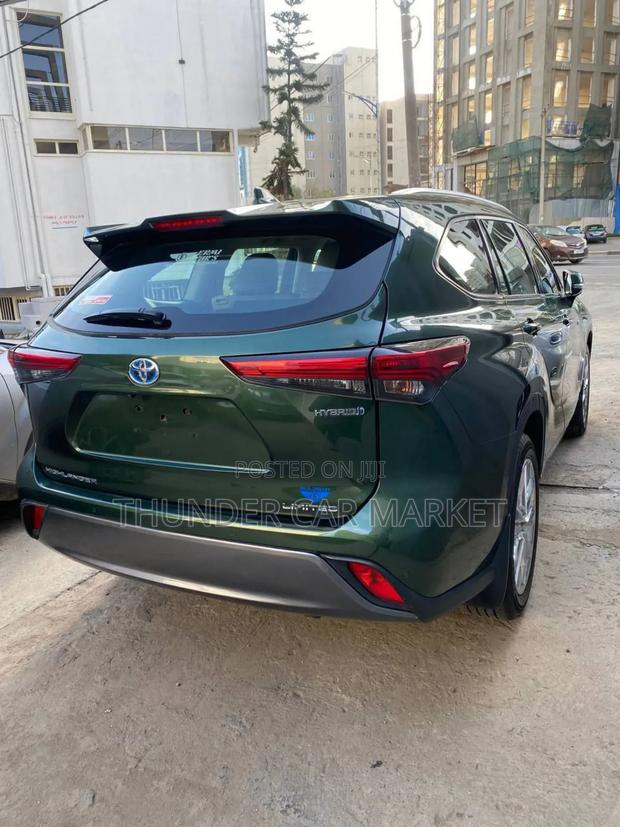 Toyota Highlander Hybrid 2024 Gray