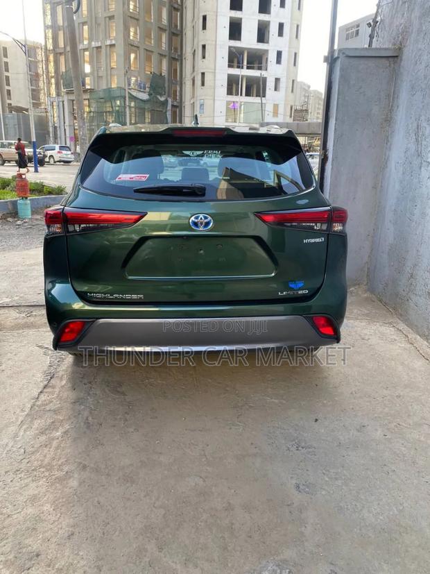 Toyota Highlander Hybrid 2024 Gray