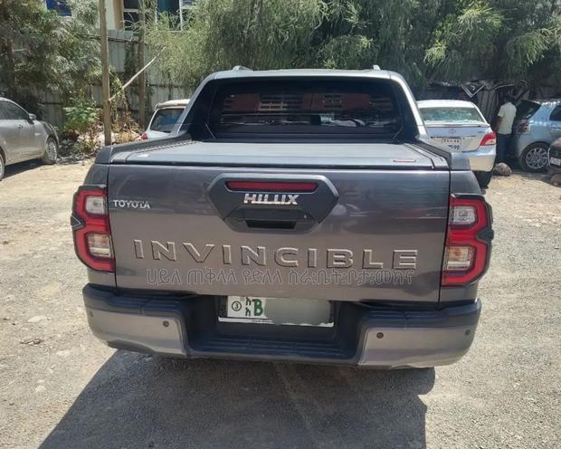 Toyota Hilux 2022 Beige