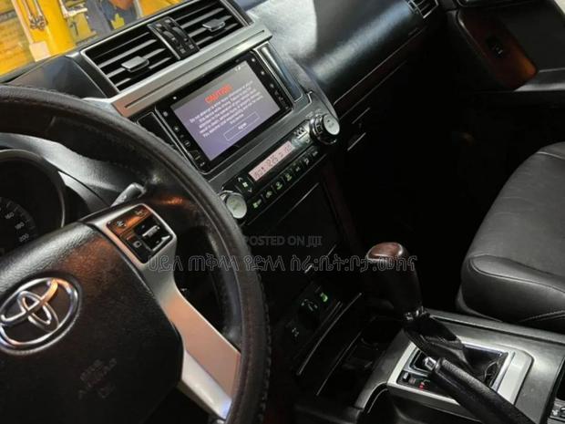Toyota Land Cruiser Prado 2016 Silver