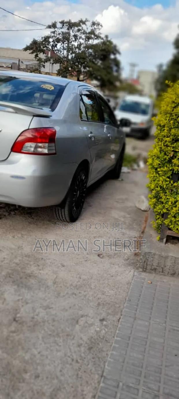 Toyota Belta 2009 Silver