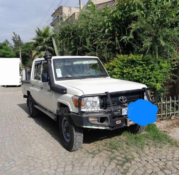 Toyota Land Cruiser 4.5 V8 TD 2018 White