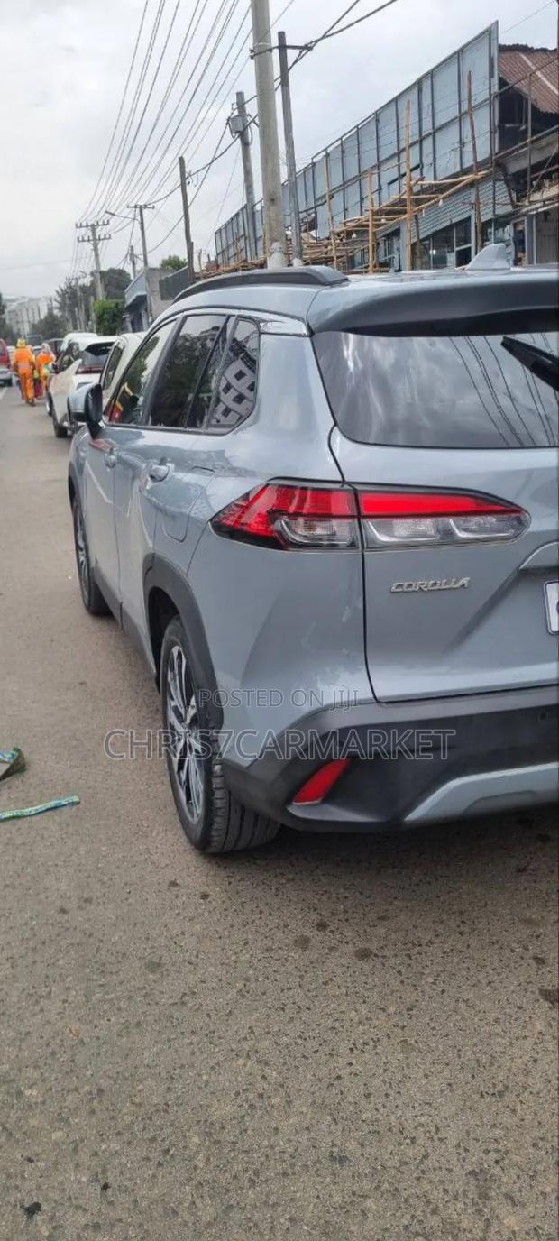 Toyota Corolla Cross Hybrid 2024 Green