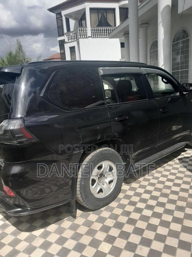 Lexus LX 2021 Black