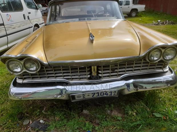 Plymouth Voyager 1974 Gold