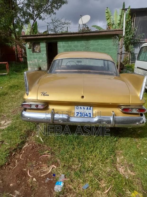 Plymouth Voyager 1974 Gold