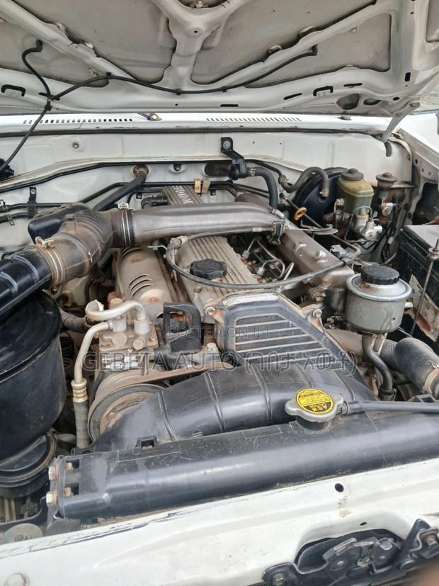 Toyota Land Cruiser 2006 White