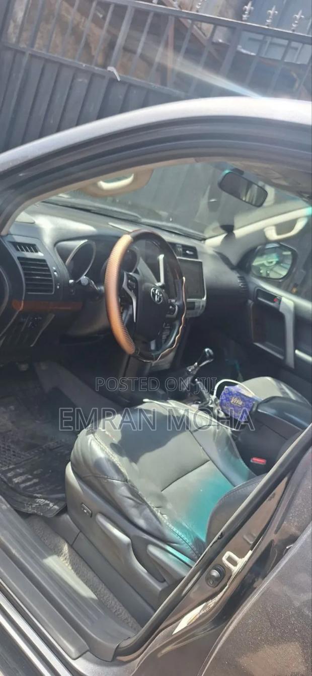 Toyota Land Cruiser Prado 2011 Gray