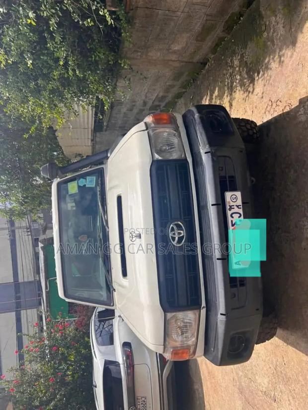 Toyota Land Cruiser 2009 Black