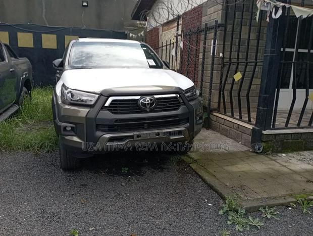 New Toyota Hilux 2024 Green