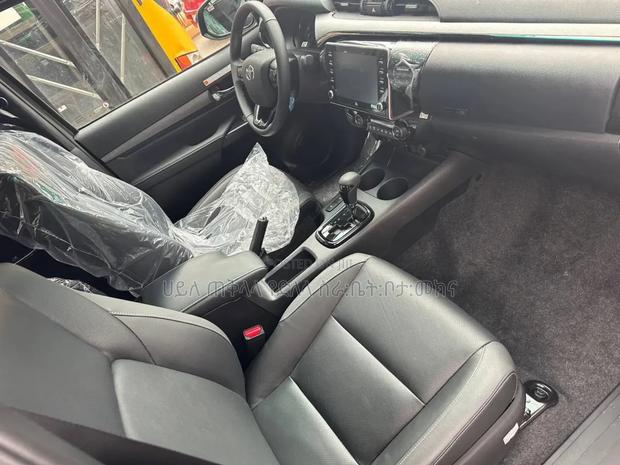 New Toyota Hilux 2024 Green