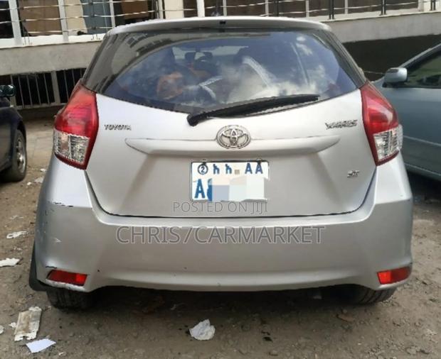 Toyota Yaris SE Hatchback 5dr 2016 Silver