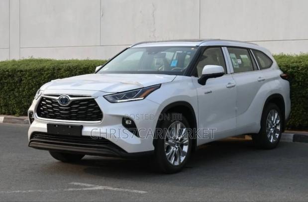 Toyota Highlander Hybrid 2024 White