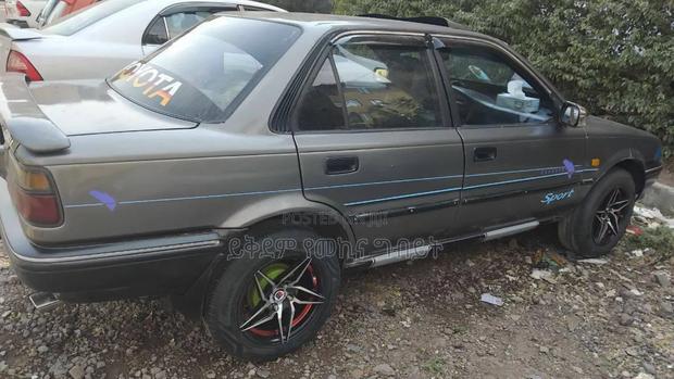 Toyota Corolla 1991 Gray