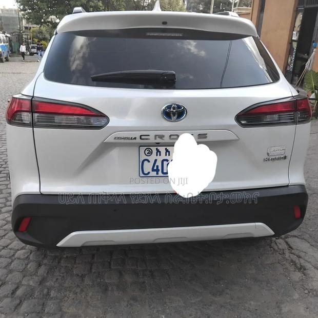Toyota Corolla Cross Hybrid 2023 Ivory
