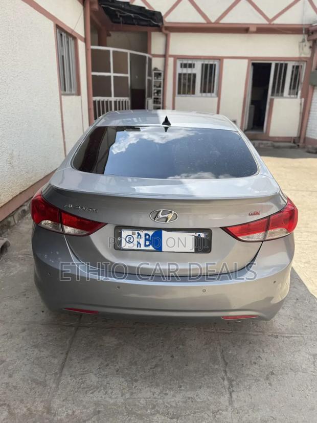 Hyundai Avante 2014 Silver