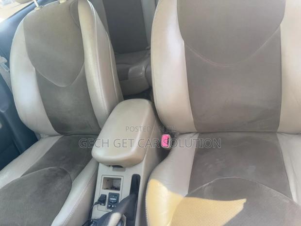 Toyota RAV4 2012 Brown