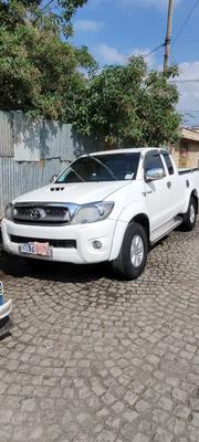 Toyota Hilux 2010 White for sale