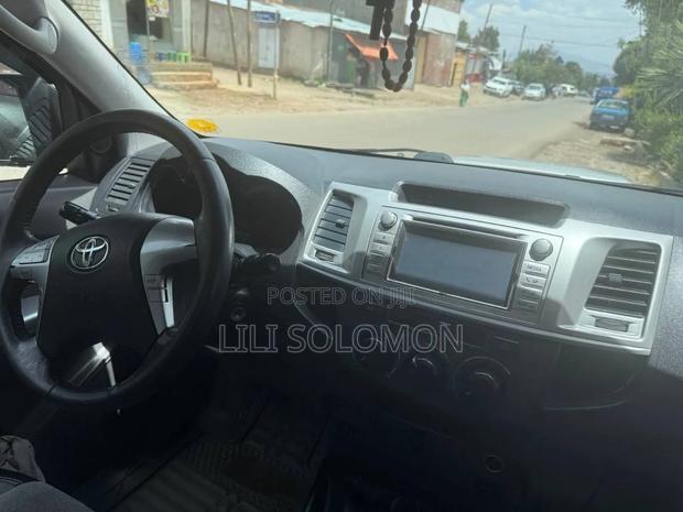 Toyota Hilux 2017 White