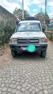 Toyota Land Cruiser 2012 White for sale