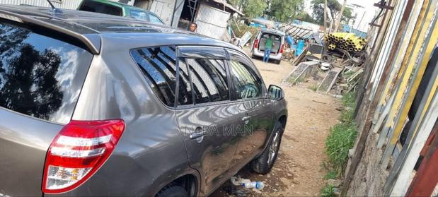 Toyota RAV4 2012 Brown
