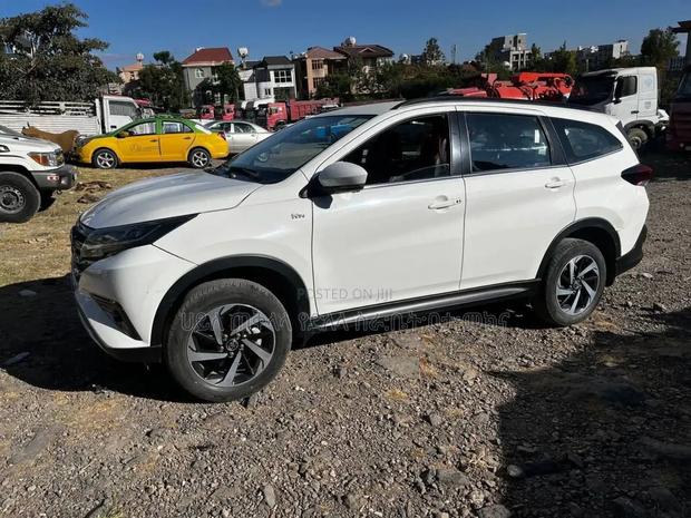 Toyota Rush 2023 Ivory
