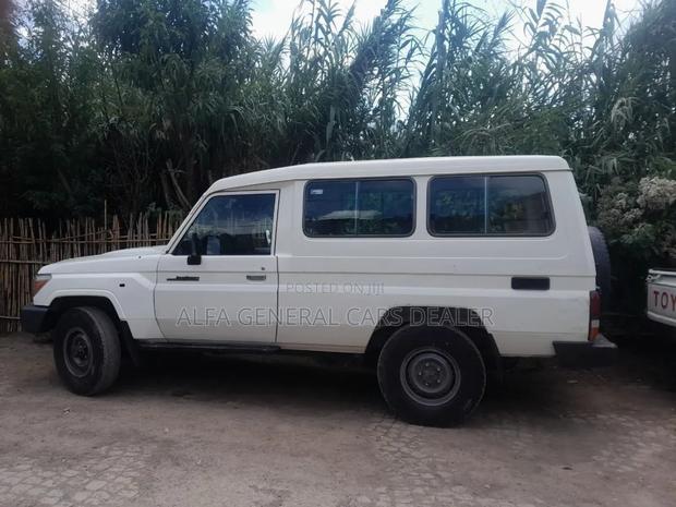 Toyota Land Cruiser 2017 Off white