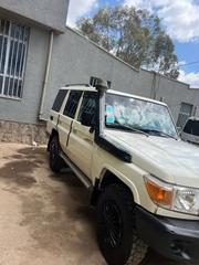 Toyota Land Cruiser 2015 White for sale