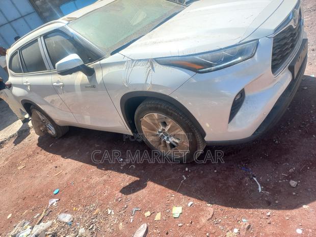 New Toyota Highlander Hybrid 2024 White