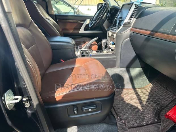 Toyota Land Cruiser 2021 Black