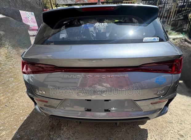 New BYD E2 43 kWh 94 hp FWD 2025 Gray