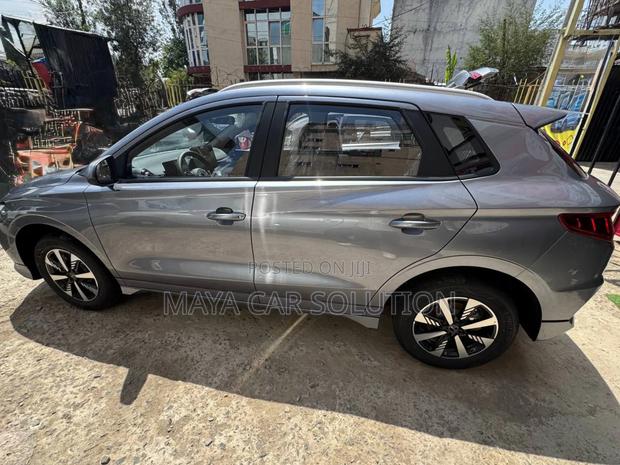 New BYD E2 43 kWh 94 hp FWD 2025 Gray