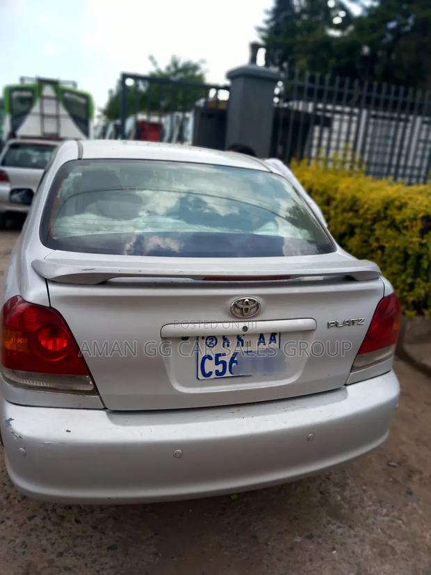 Toyota Platz 2004 Silver