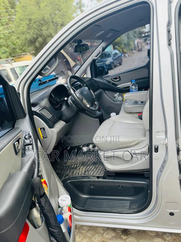Hyundai Starex 2021 Silver