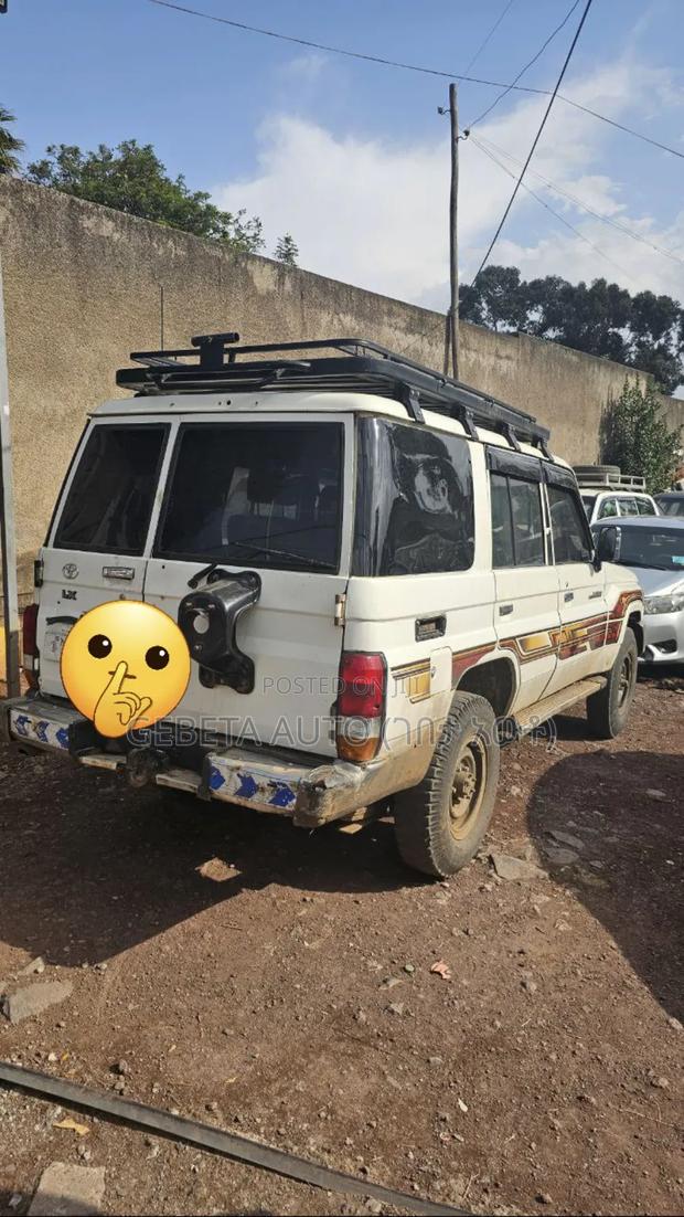 Toyota Land Cruiser 2009 White