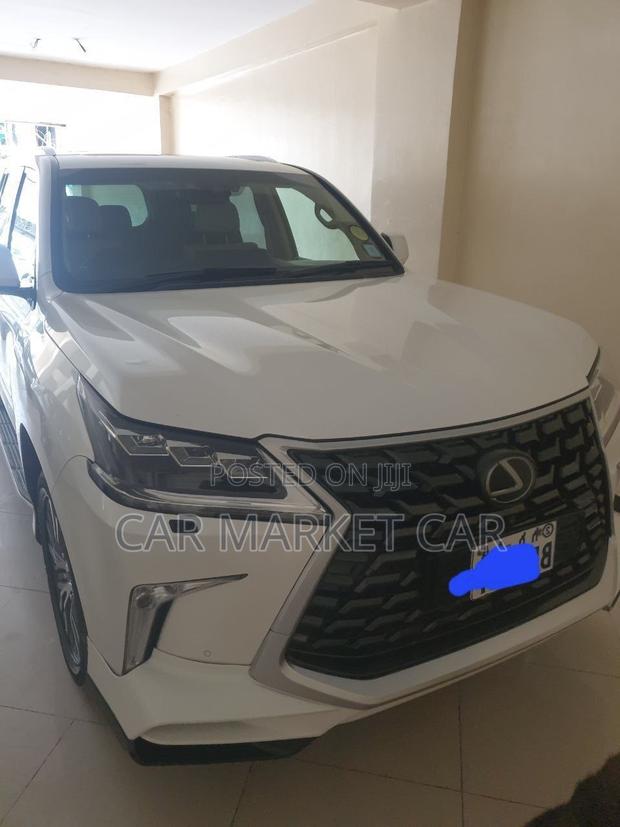 Lexus LX 570 AWD 2019 White