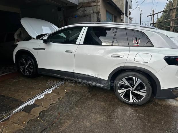Volkswagen ID.6 2024 White