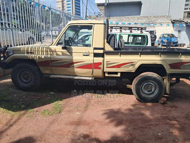 Toyota Land Cruiser 2006 Brown