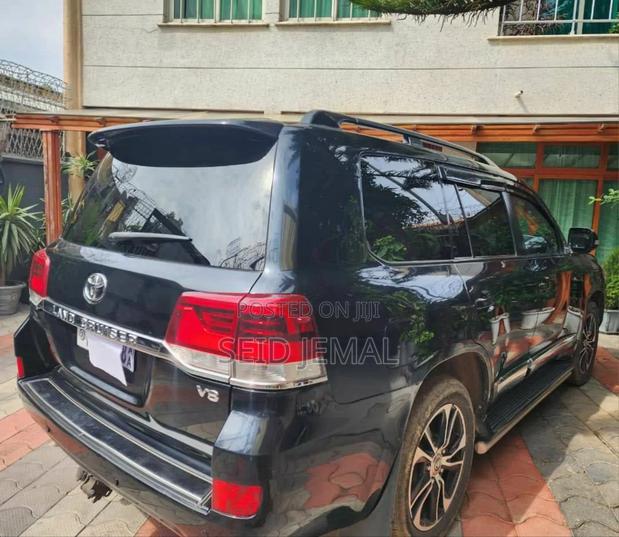 Toyota Land Cruiser 2014 Black