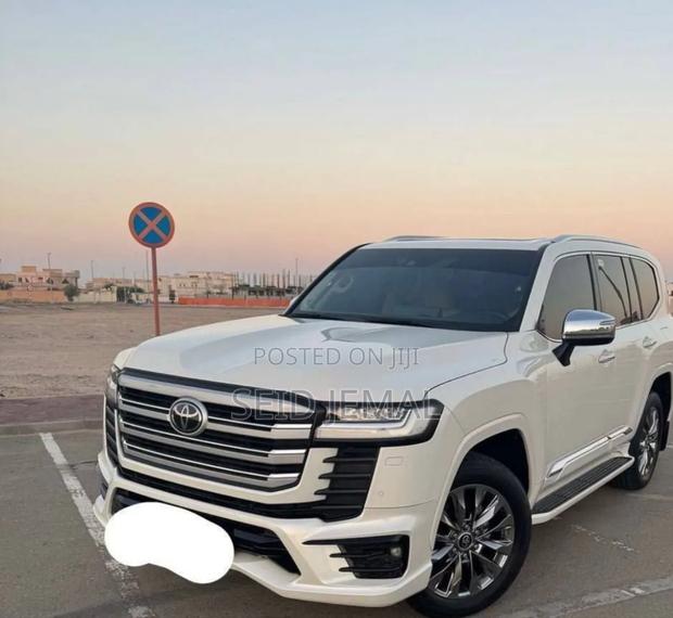 Toyota Land Cruiser 2022 White