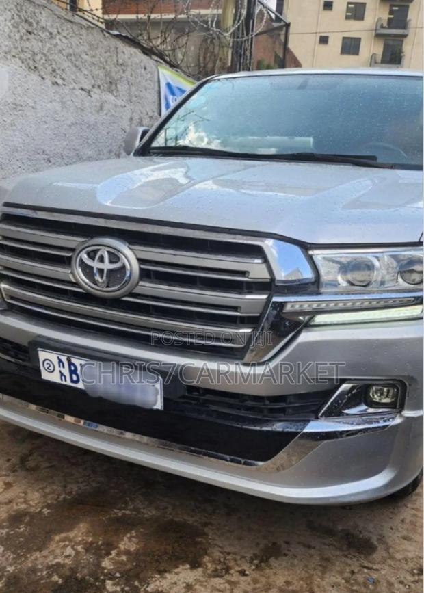 Toyota Land Cruiser 4.5 V8 VXR 2016 Silver
