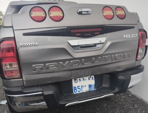 Toyota Hilux 2019 Brown