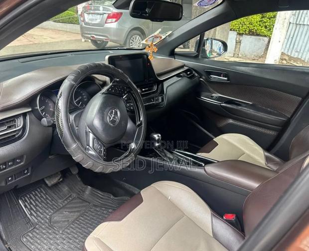 Toyota C-HR 2018 Brown