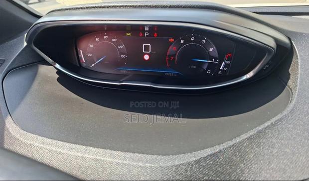 Peugeot 5008 2022 White