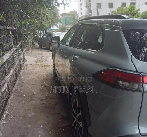 Toyota Corolla Cross Hybrid 2023 Gray