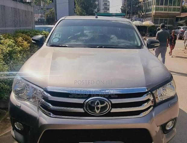 Toyota Hilux 2018 Gray