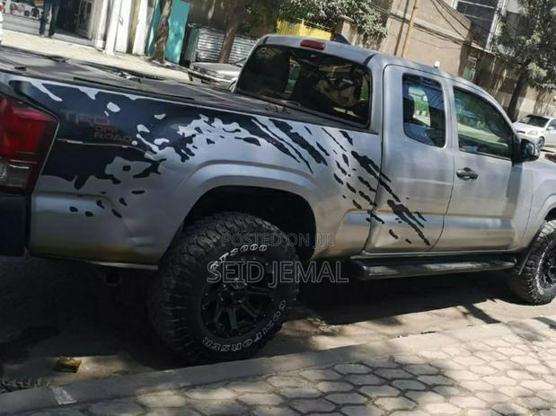 Toyota Tacoma 2017 Silver